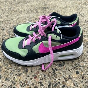 Nike Air - New Without Box Size 4 Youth